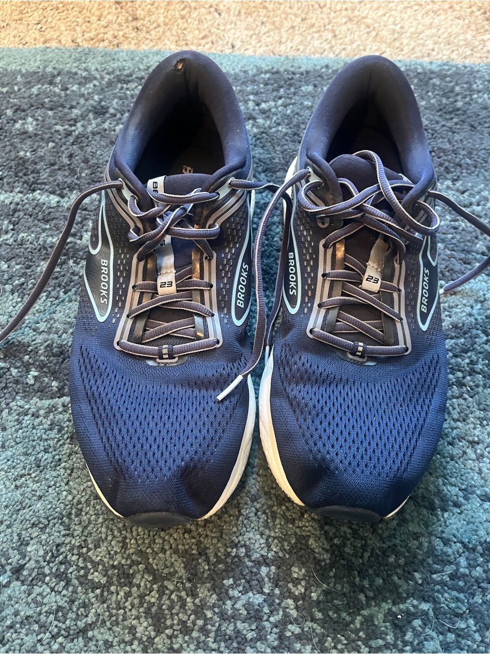 Brooks Beast Navy and White Men's Running Shoes Size 12